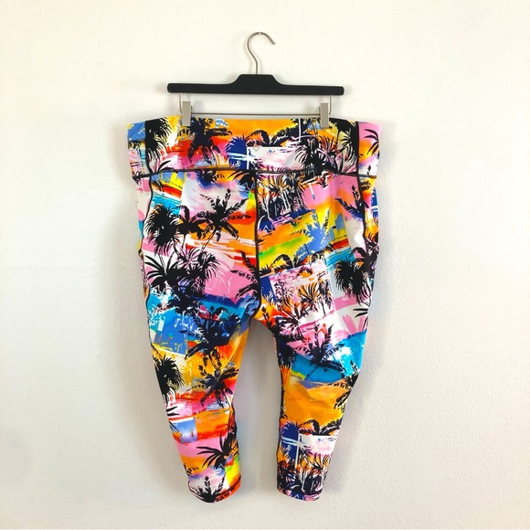 Torrid Active set sports bra and capri leggings Palm Tree Paradise - Picture 10 of 13